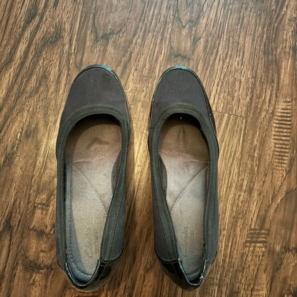 Clarks Black Flats Classic Slip-On Loafers